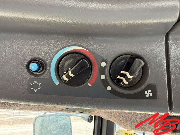 1996-leon-1000-image-40