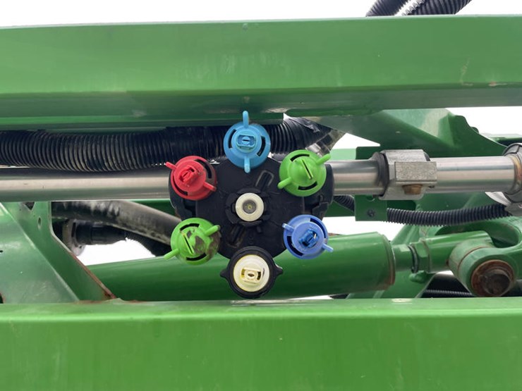 2018-john-deere-r4045-image-16