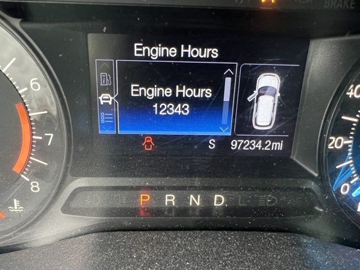 2016-ford-explorer-image-30