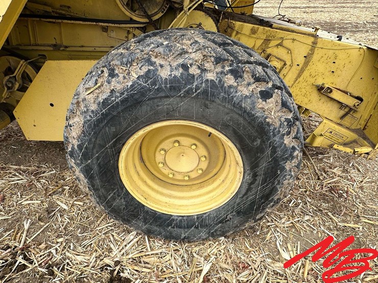 new-holland-70-image-12