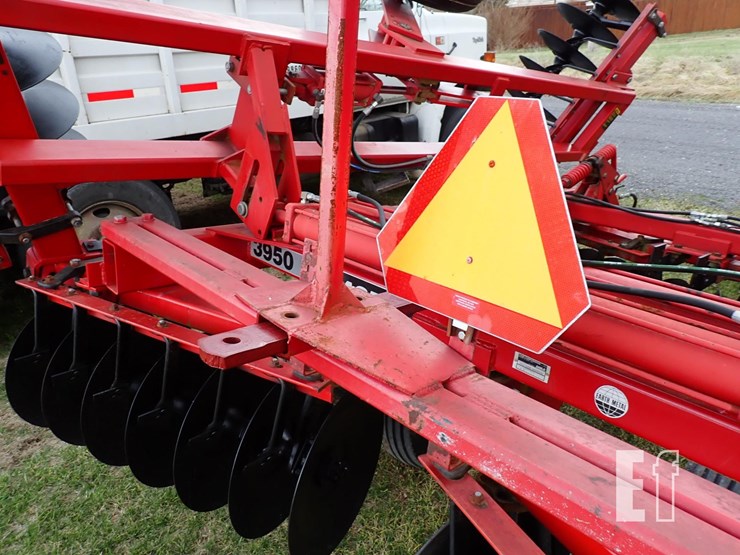 case-ih-3950-image-10