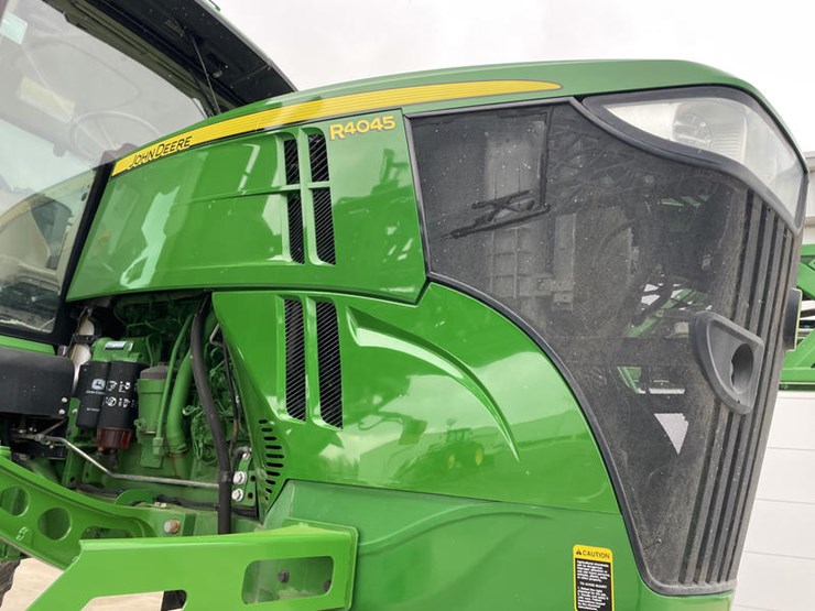 2018-john-deere-r4045-image-11