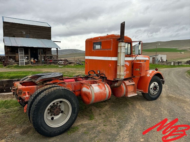 1964-peterbilt-351-image-6