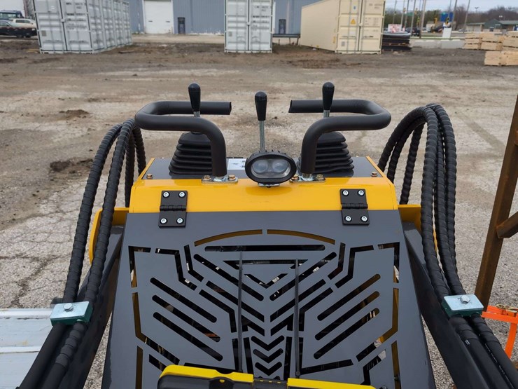 mini-skid-steer-clawler---sdll60---420cc-image-3