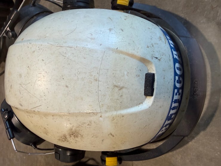 #2506-•-(2)-petzl-safety-helmets-with-comms-(fall-creek,-wi)-image-5