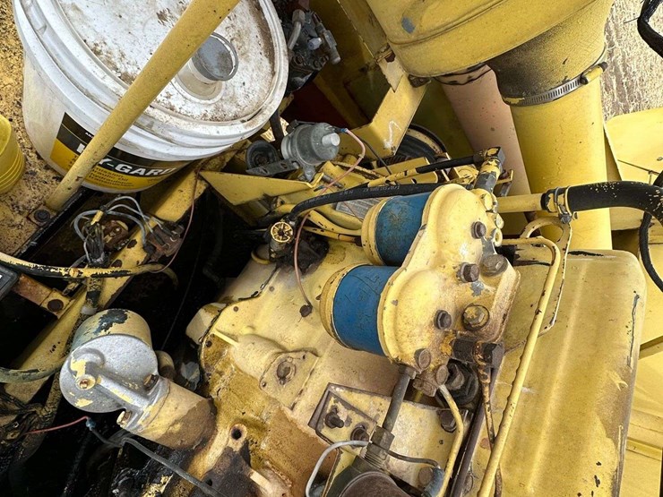 new-holland-70-image-38