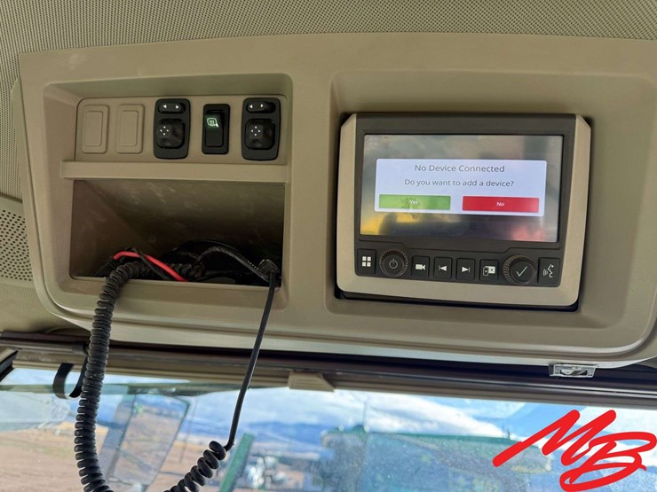 2021-john-deere-8r-370-image-25