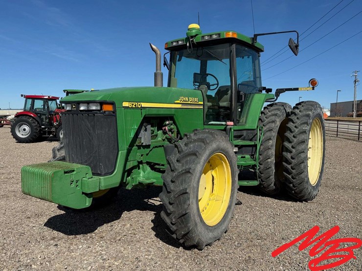 2000-john-deere-8210-image-1