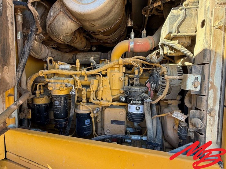 2018-deere-544k-image-12