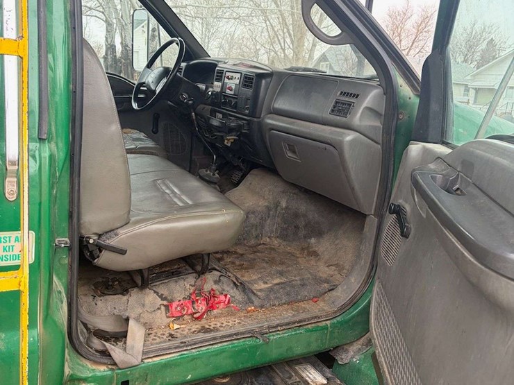 2005-ford-f750-image-9