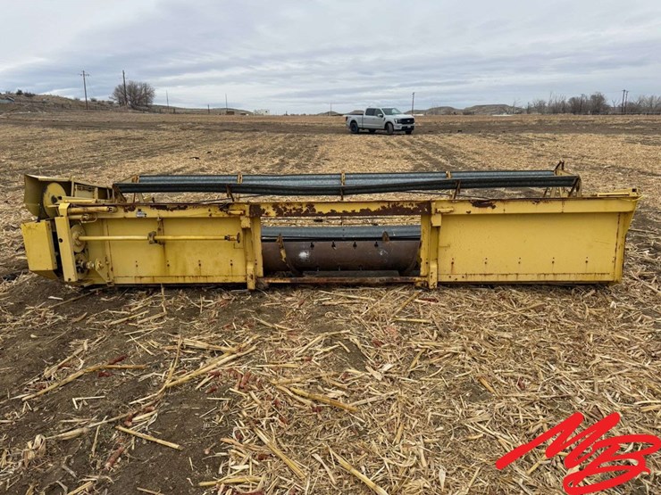 new-holland-960-image-6