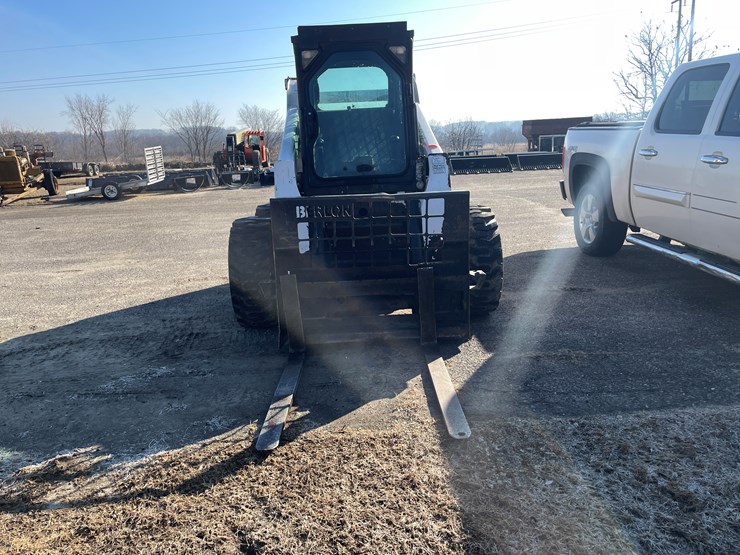 2008-bobcat-s330-image-2