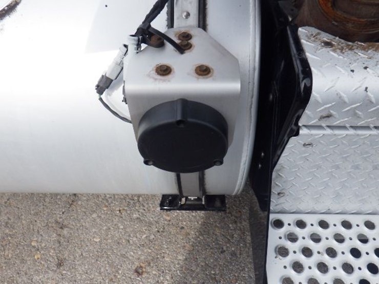 2022-kenworth-t680-image-4