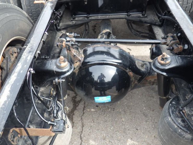 2022-kenworth-t680-image-10