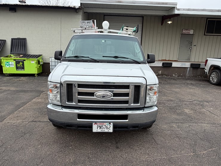 #1020-•-2014-ford-econoline-service-van-(eau-claire,-wi)-(has-wi-title)-image-2