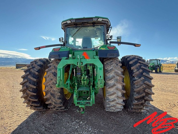 2021-john-deere-8r-370-image-7