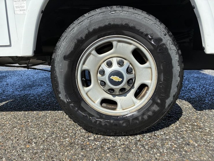 2011-chevrolet-2500-image-5