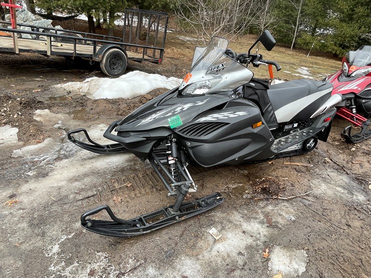 #1006-•-2006-yamaha-apex-gt-snowmobile-(fall-creek,-wi)-(no-registration-card)-image-1