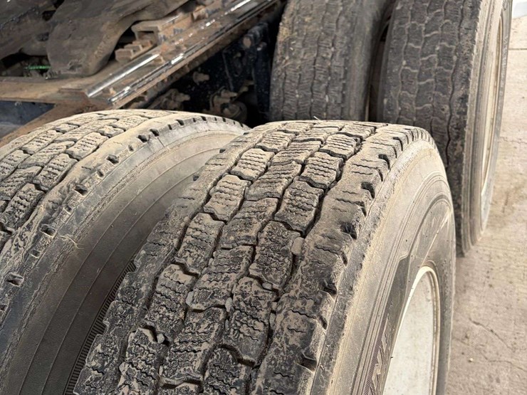 2001-volvo-vnl-tractor-truck---albany,-or-image-72