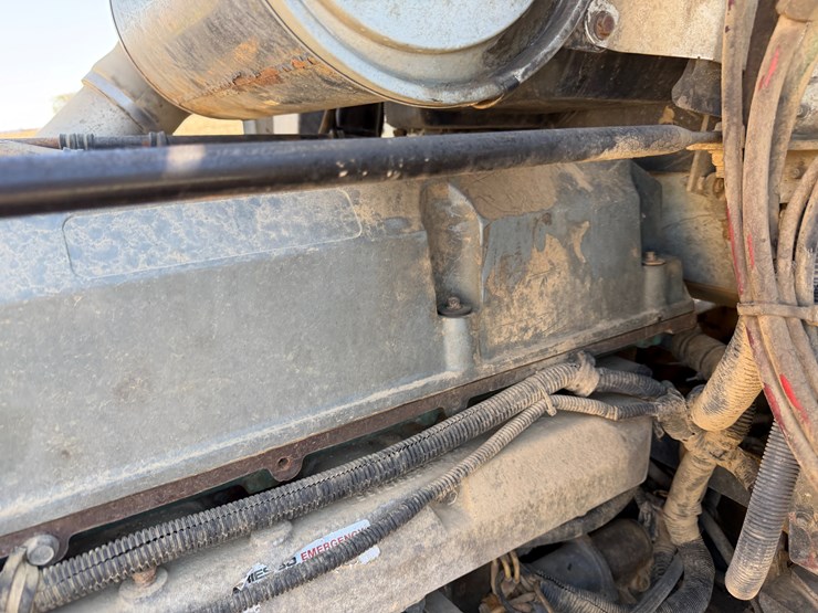 #42453-•-1996-freightliner-daycab-truck-tractor-vin:-1fupdcxb8th744360-image-47