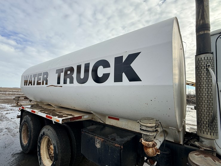 1988-mack-dm690s-image-33