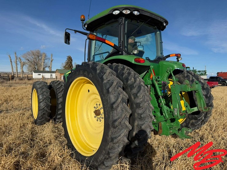 2010-john-deere-8245r-image-3