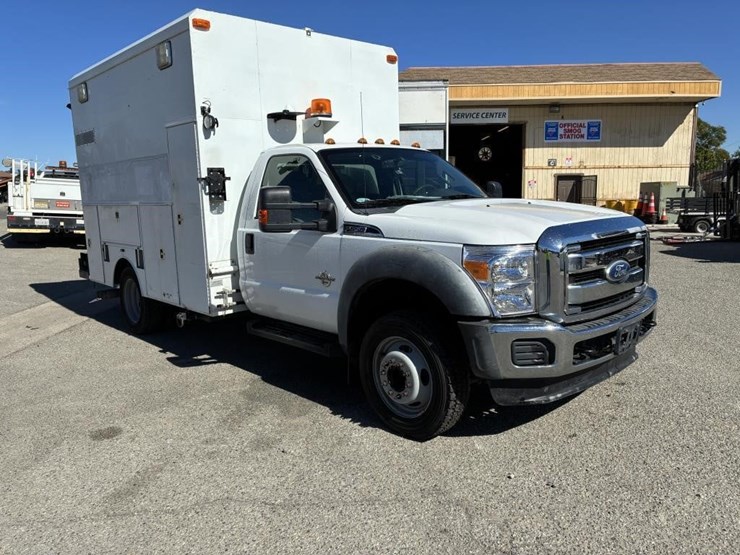 2011-ford-f550-image-2