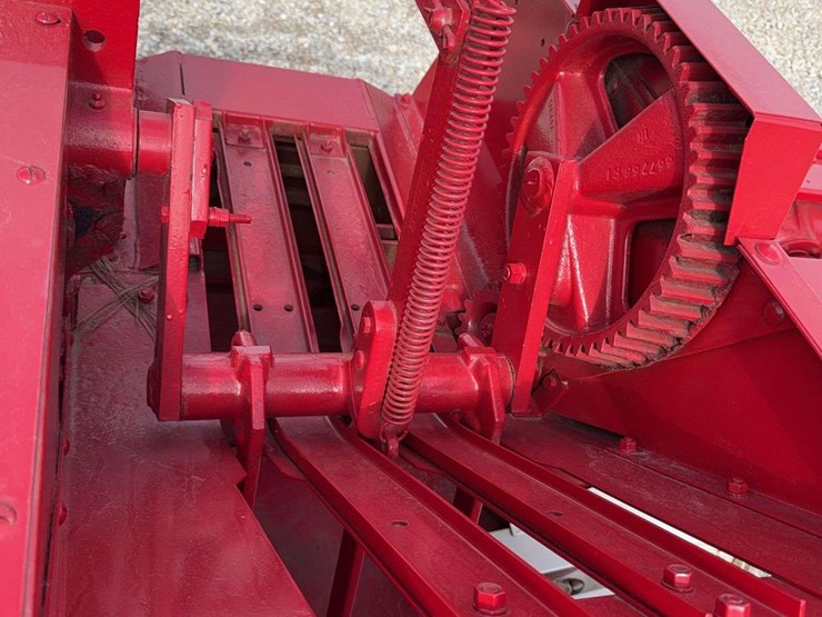 international-baler-image-24