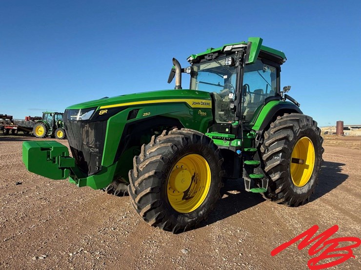 2020-john-deere-8r-250-image-1