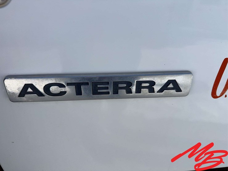 2002-sterling-m8500-image-27