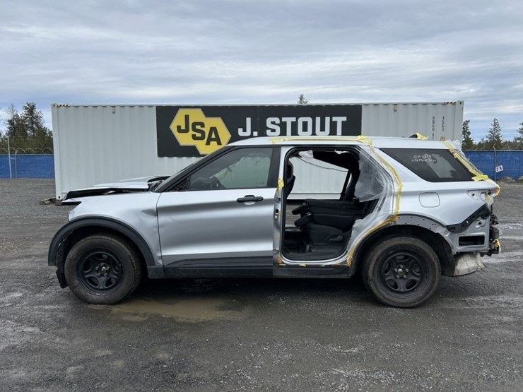 2020-ford-explorer-image-2
