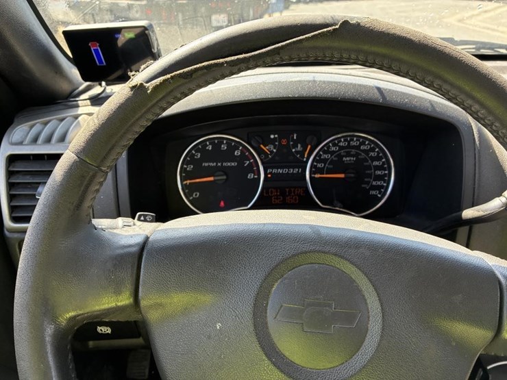 2011-chevrolet-colorado-image-12