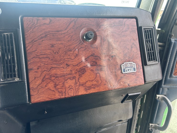 1999-peterbilt-379-image-53