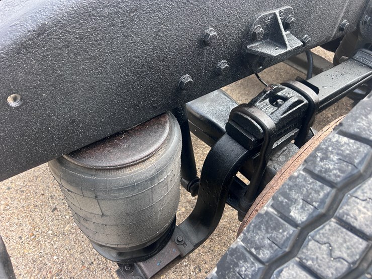 1999-peterbilt-379-image-39