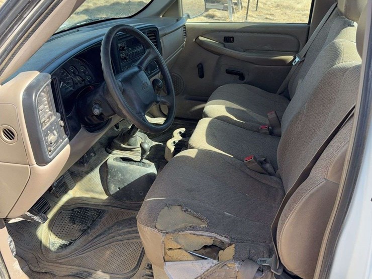 2002-chevrolet-silverado-1500-ls-image-25