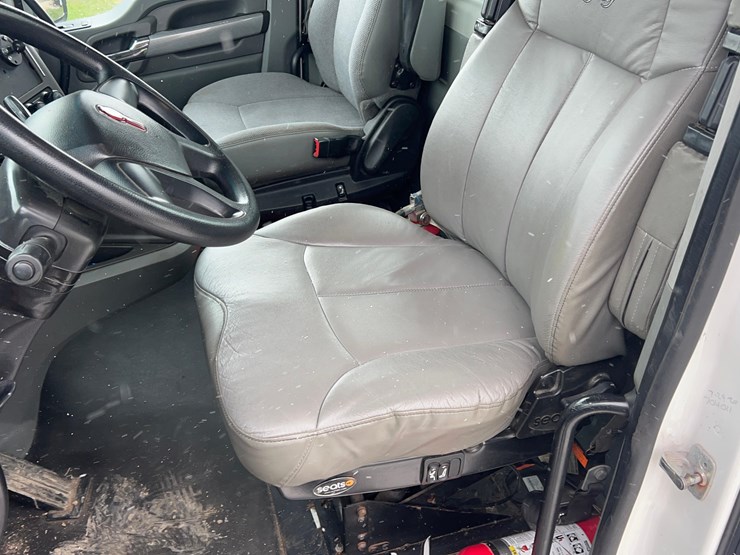 2017-kenworth-t680-image-51