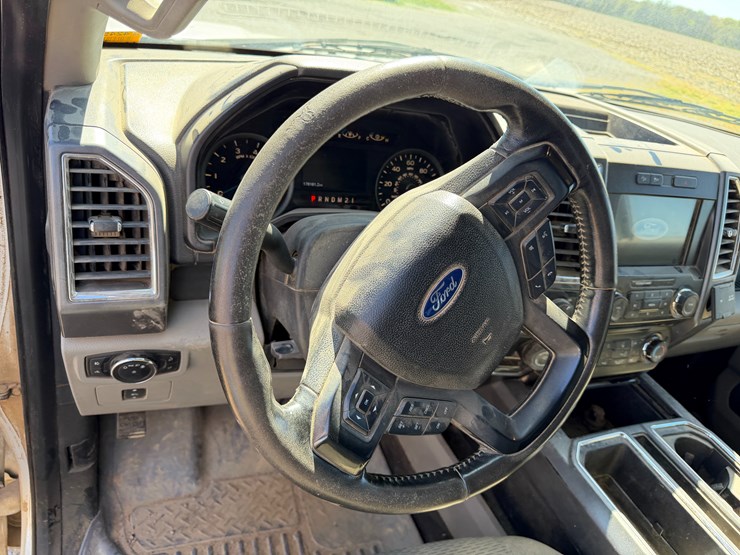 2017-ford-f150-image-44