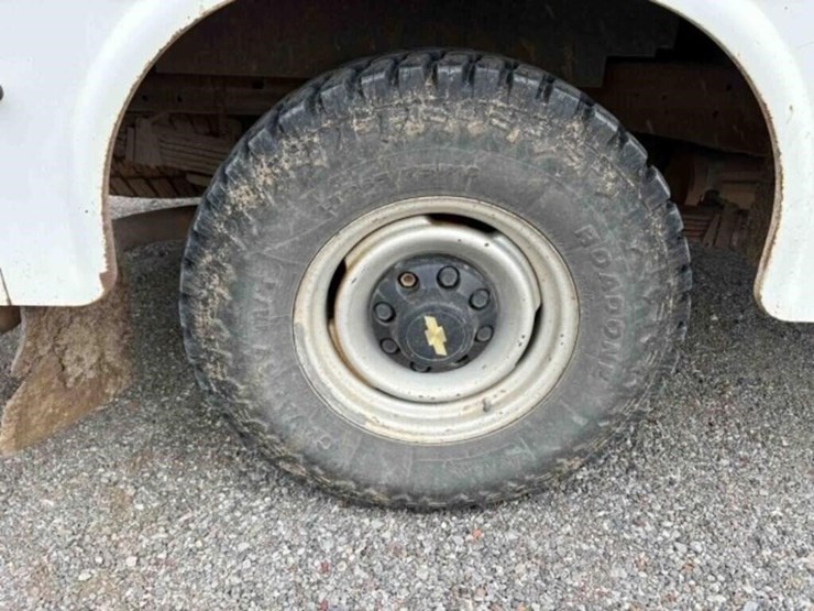 2000-chevrolet-2500-image-9