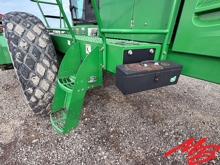 2011-john-deere-r450-image-11