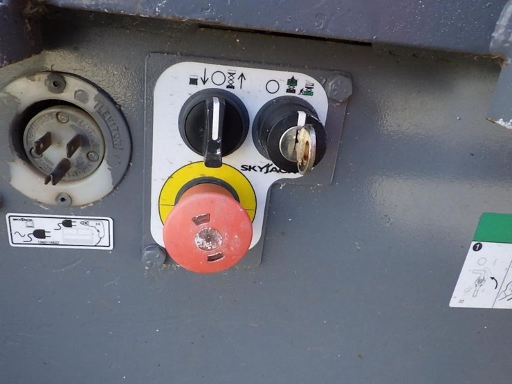 skyjack-sj-4632-scissor-lift-image-13