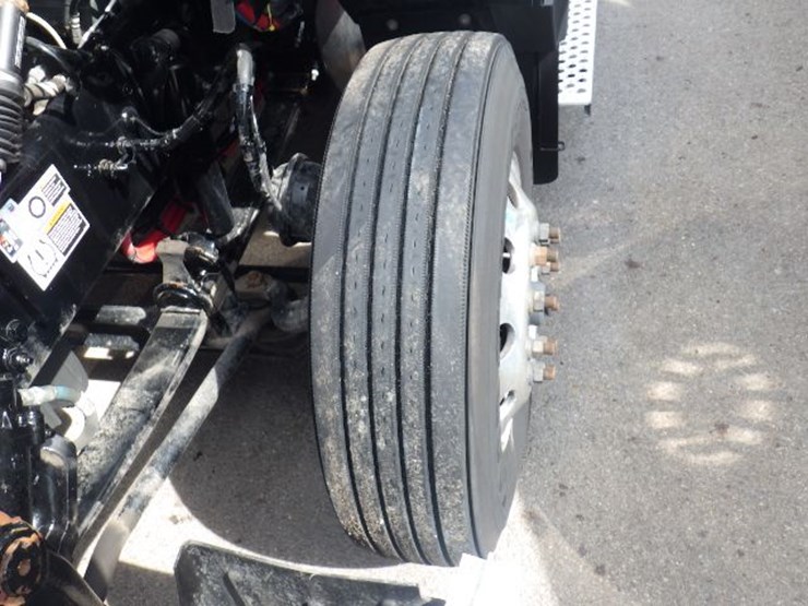 2024-kenworth-t680-image-21