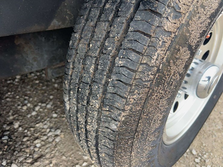 2016-stealth-viper-24'-enclosed-trailer-image-33