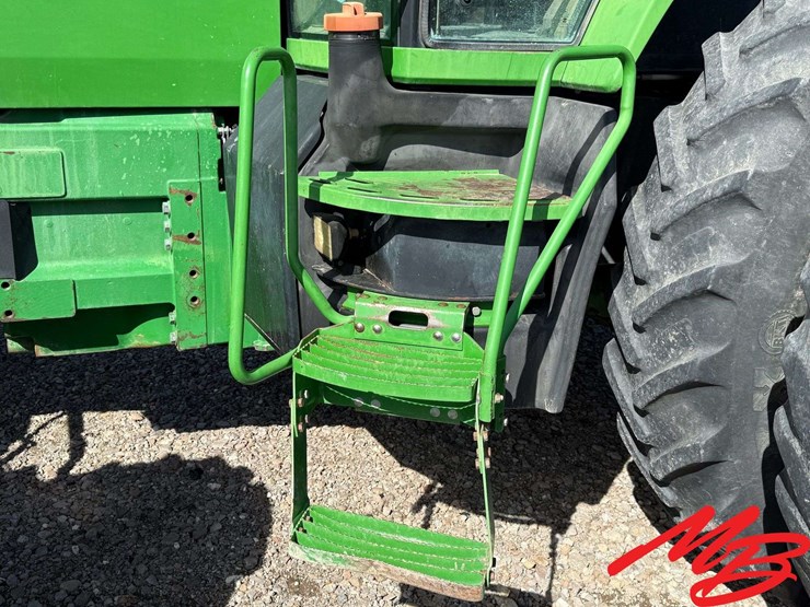 1995-john-deere-8200-image-11