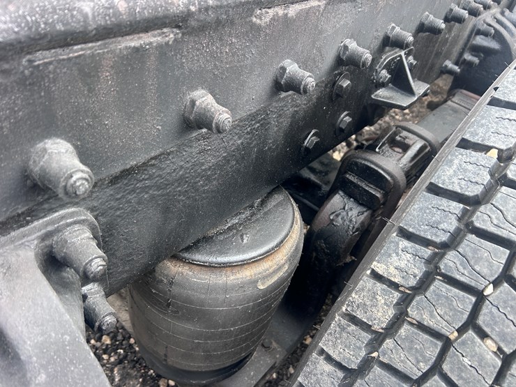 1998-peterbilt-379-image-37