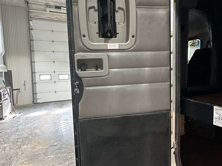 2007-peterbilt-379-image-44