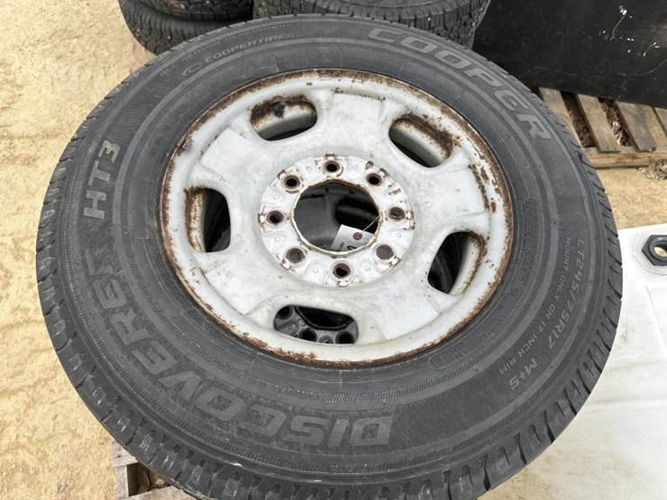 #29-•-(4)-f250-8-lug-rims-lt245/75r17-image-6