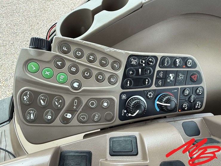 2012-john-deere-8285r-image-24