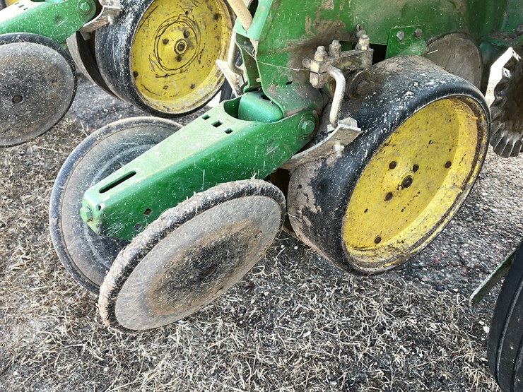 john-deere-7000-image-12