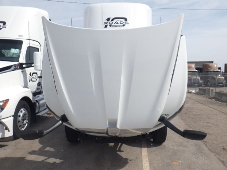 2024-kenworth-t680-image-23