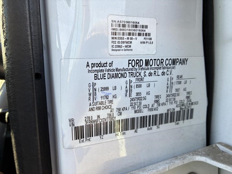 2013-ford-f650-xlt-image-25